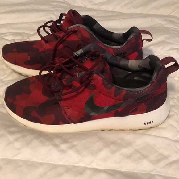 Men’s Nike Roshe size 8